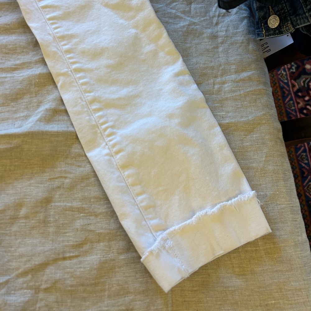 KUT Jeans Amy, cropped cuff. Super soft.